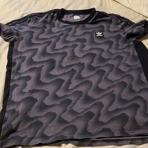 Adidas xl shirt